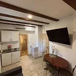 Knox Center Apartmán