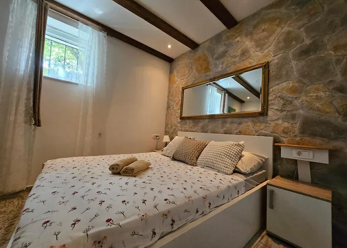 Knox Center Apartman