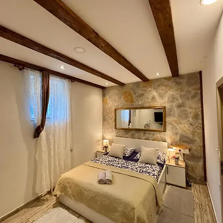 Knox Center Apartamento Split